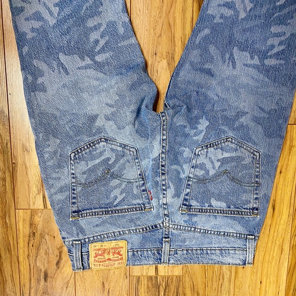 Camo Style Levi’s Jeans - Picture 10 of 16